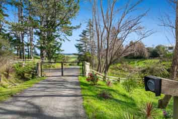 207 Mangakura Road, Helensville
