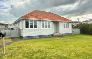 16 Burns Street, Tawhero