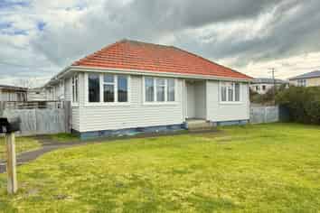 16 Burns Street, Tawhero