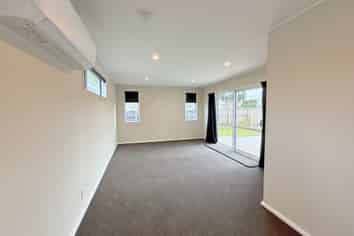 16 Burns Street, Tawhero