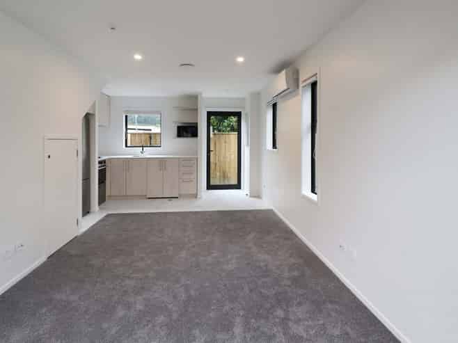 12/3 Johnston Grove, Taita