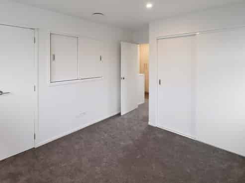 12/3 Johnston Grove, Taita