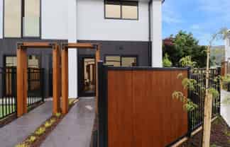 12/3 Johnston Grove, Taita