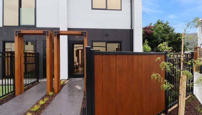 12/3 Johnston Grove, Taita
