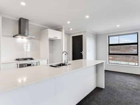 73 Waruhia Crescent, Rototuna