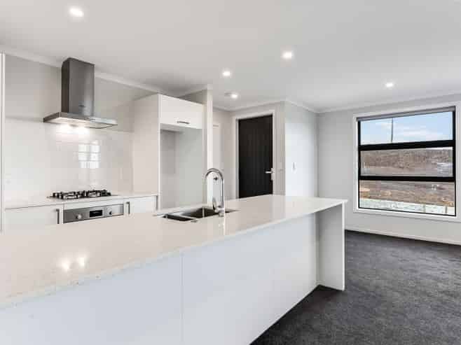 73 Waruhia Crescent, Rototuna