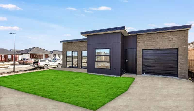 73 Waruhia Crescent, Rototuna