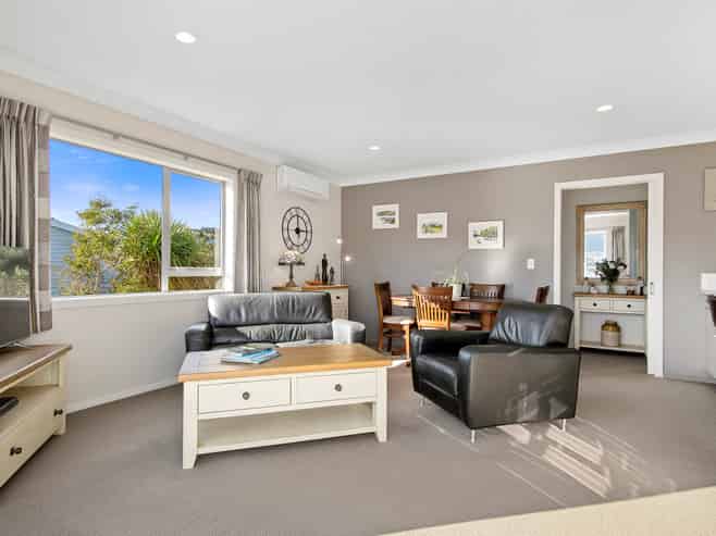 22A Bartlett Grove, Tawa