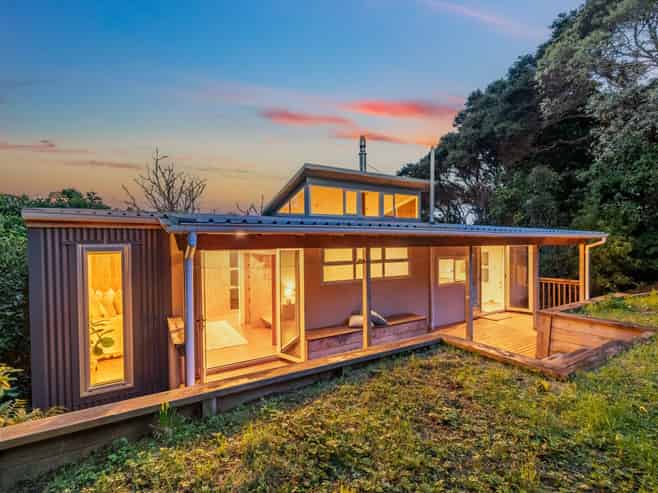 100 Motuhara Road, Plimmerton
