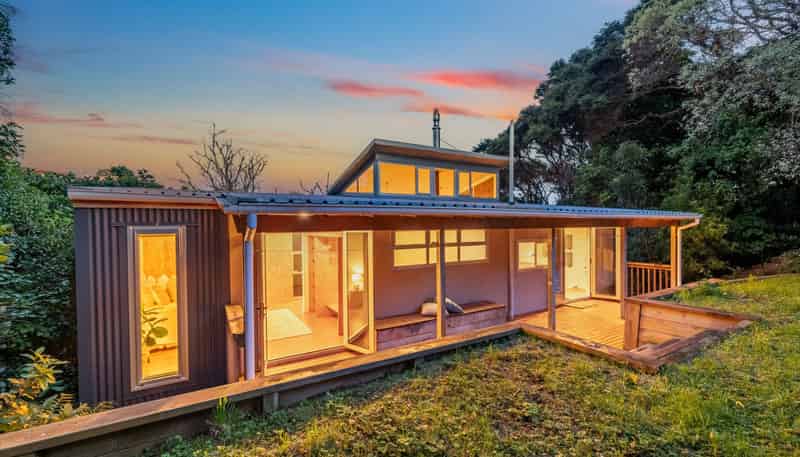 100 Motuhara Road, Plimmerton