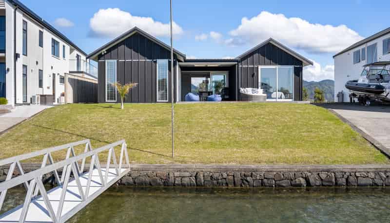 150 Waterways Parade, Pauanui