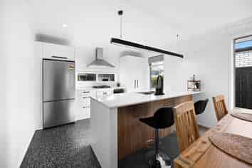 6 Trewern Avenue, Chartwell