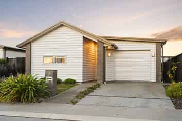 6 Trewern Avenue, Chartwell