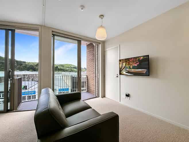 206/2 Campbell Terrace, Petone