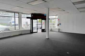 RETAIL OPPORTUNITY ON THE MAIN ROAD OF GLEN EDEN
