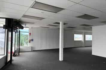 RETAIL OPPORTUNITY ON THE MAIN ROAD OF GLEN EDEN
