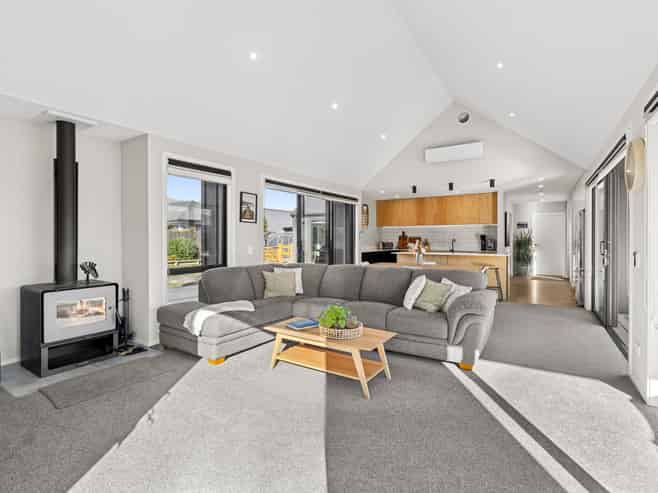 16 Sentinel Drive, Lake Hawea