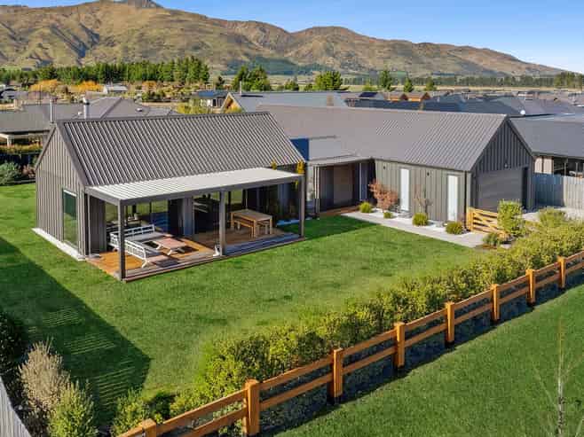 16 Sentinel Drive, Lake Hawea