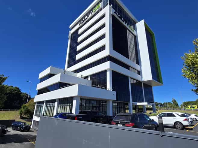 Easily accessible Ellerslie workplace