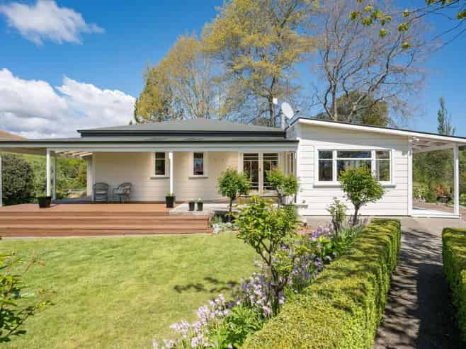 322 Eighty Eight Valley Road, Wakefield
