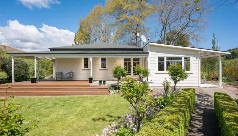 322 Eighty Eight Valley Road, Wakefield