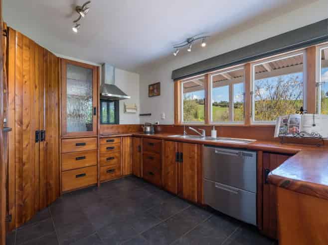 322 Eighty Eight Valley Road, Wakefield