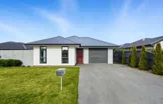 20 Tara Crescent, Woodend