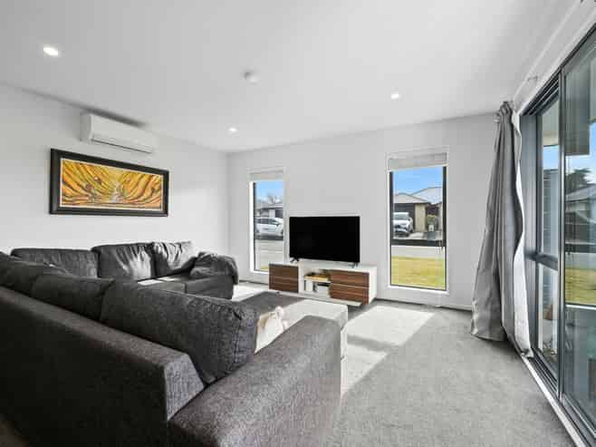 20 Tara Crescent, Woodend