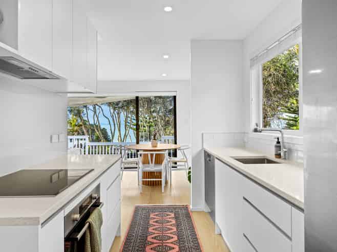 79 Duncansby Road, Stanmore Bay