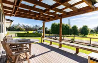 712 One Tree Point Road, One Tree Point