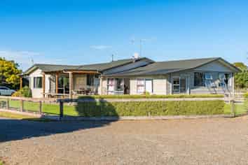 712 One Tree Point Road, One Tree Point