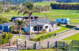 712 One Tree Point Road, One Tree Point