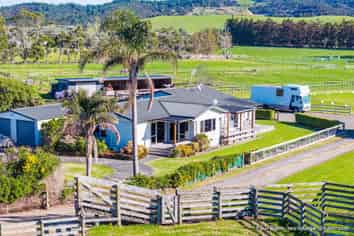 712 One Tree Point Road, One Tree Point