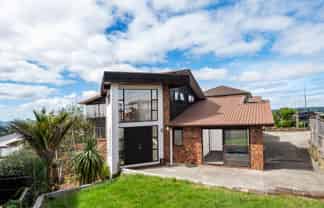 4 Gordon Stanley Drive, Massey
