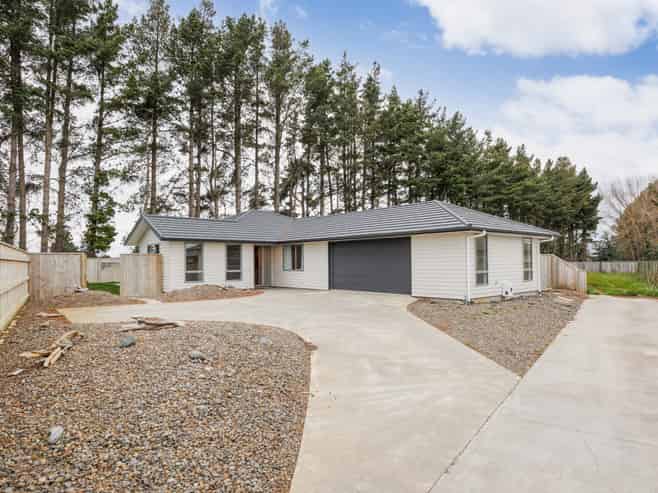 16A Rayner Lane, Marton