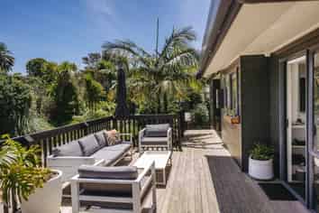 15 Tutchen Avenue, Raglan