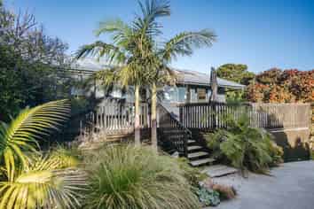 15 Tutchen Avenue, Raglan