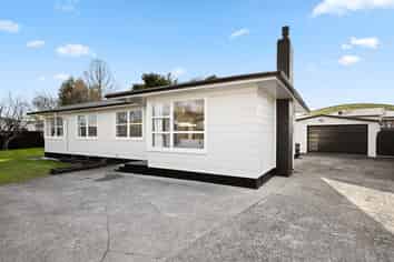 10 Rosalind Street, Deanwell