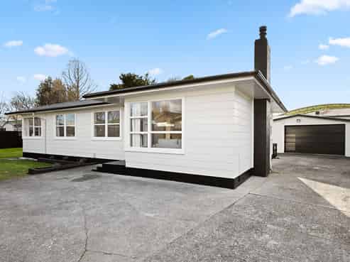 10 Rosalind Street, Deanwell