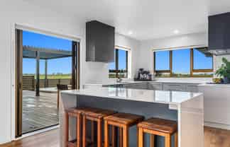 97 East Bank Road, Thornton