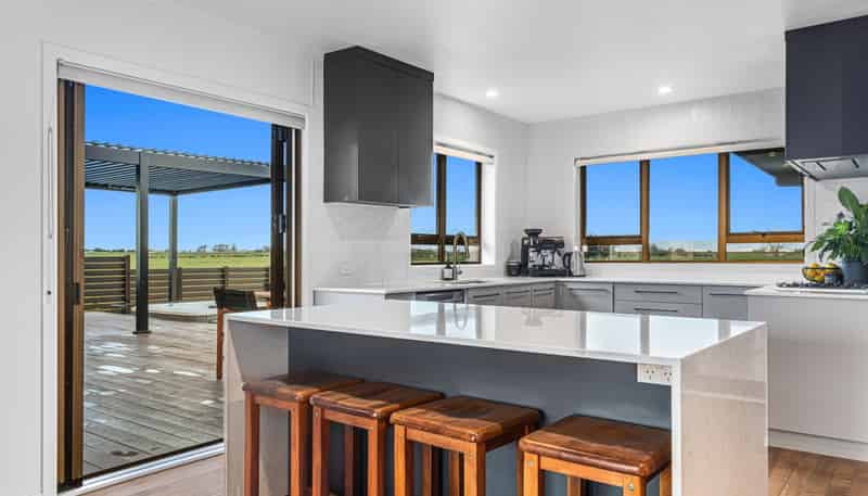 97 East Bank Road, Thornton