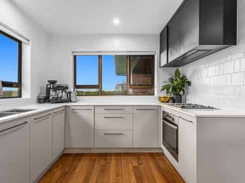 97 East Bank Road, Thornton