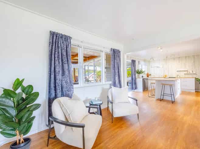 8 Crichton Place, Taradale