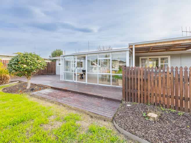 8 Crichton Place, Taradale