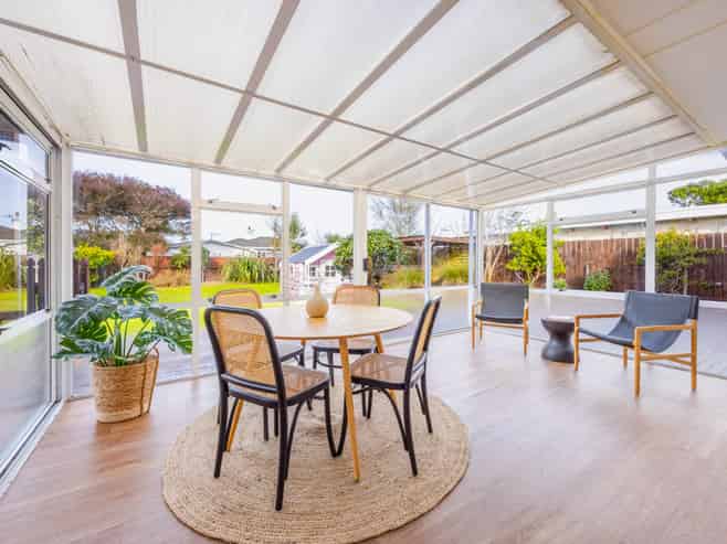 8 Crichton Place, Taradale