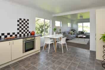 28 Andersons Line , Carterton