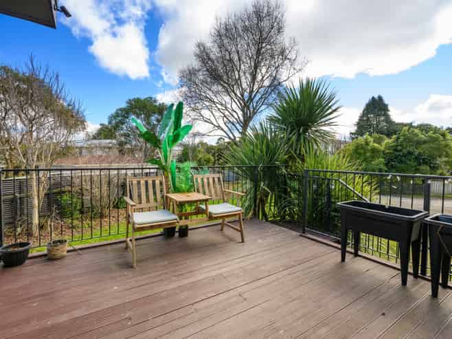 12 Kent Crescent, Awapuni
