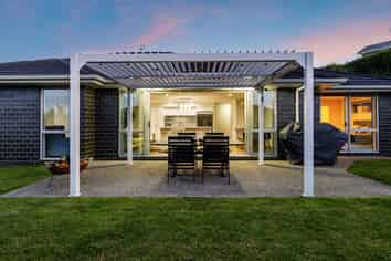 48 Beachwood Drive, Hatfields Beach