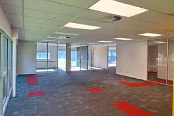 Large-Scale Office with Warehouse Potential