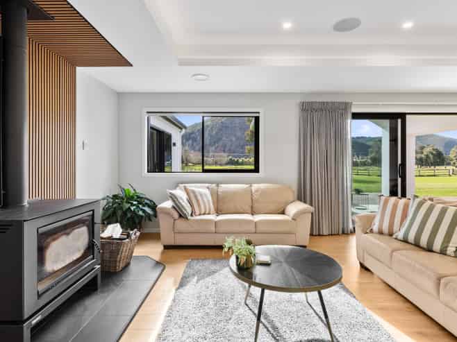 51 Pigeon Valley Road, Wakefield